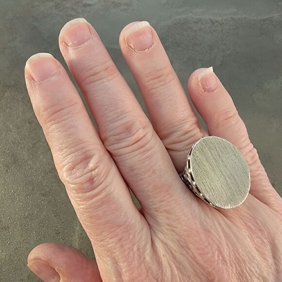 Designer Paola Valentino Sterling Signet Satin Large Openwork Statement Ring - Picture 8 of 9